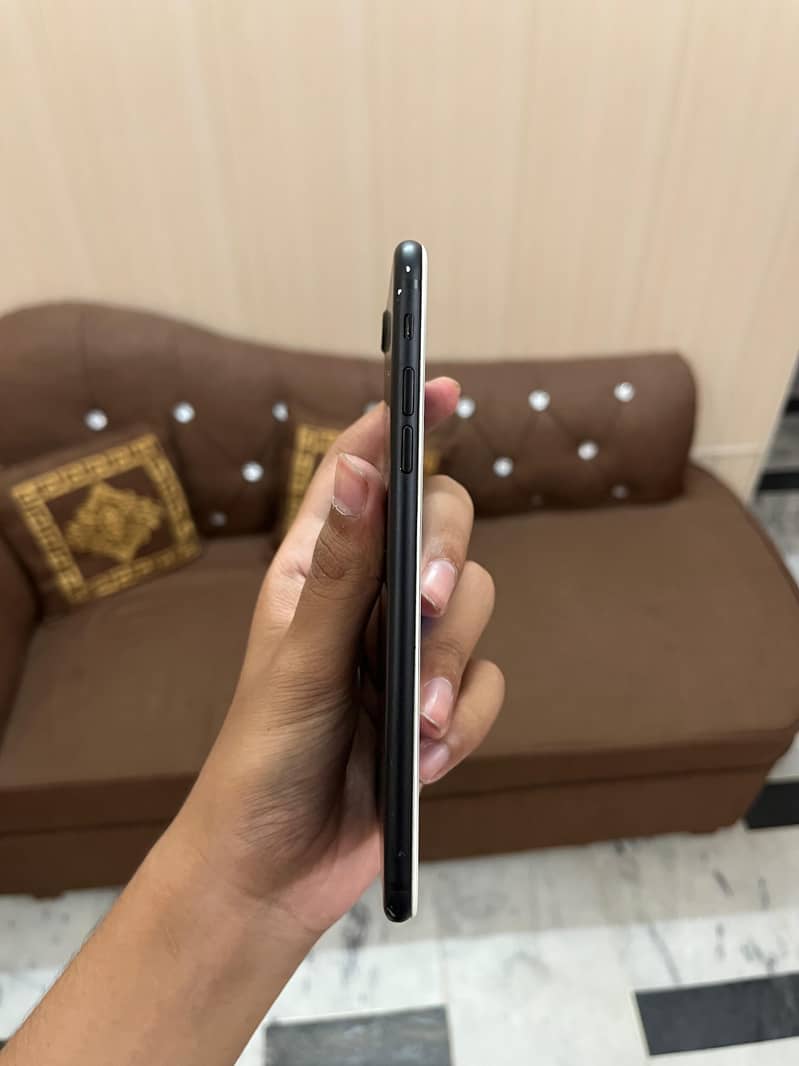 Apple iPhone 7 Plus 2