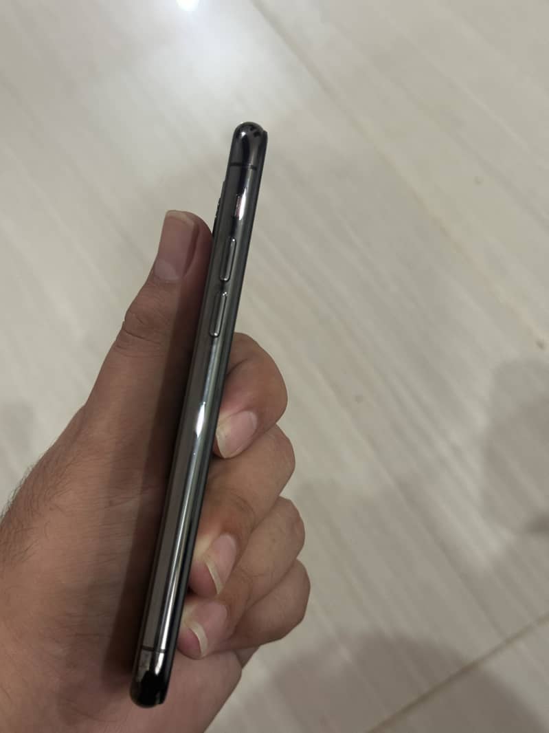 Apple iPhone 11 Pro 3
