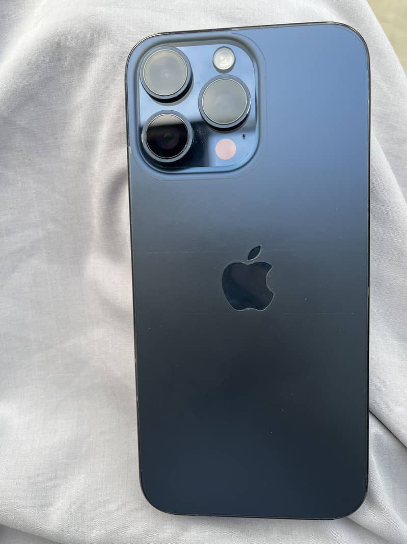 Apple iPhone 15 Pro Max 0