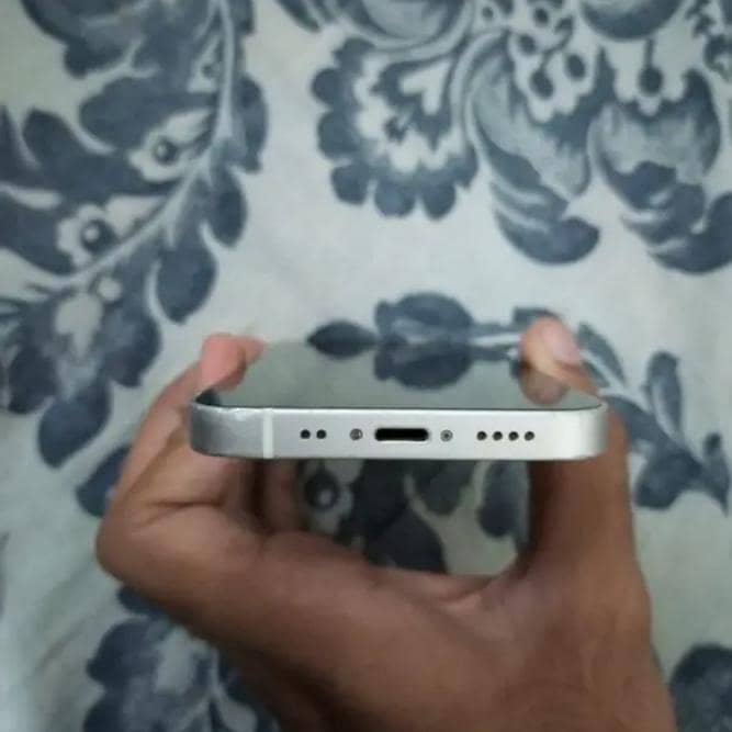 Apple iPhone 12 mini 7