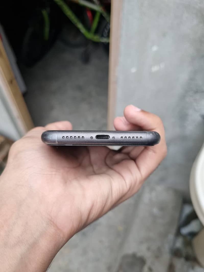 Apple iPhone 11 1