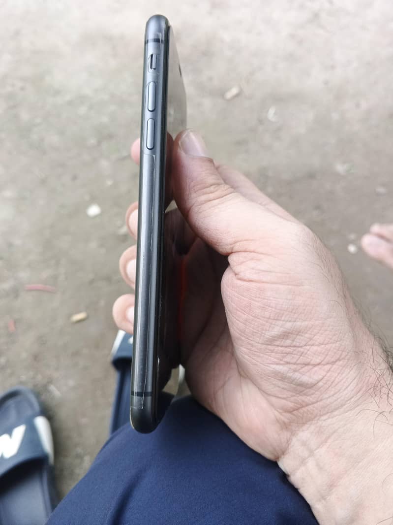 Apple iPhone 11 1