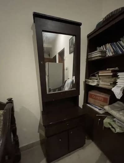 Dressing table