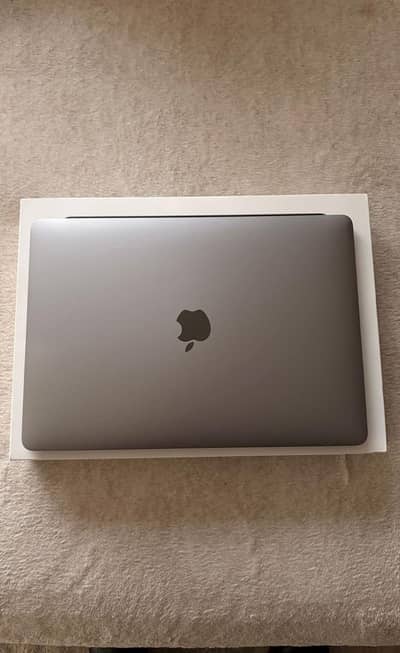 Apple MacBook Pro M2