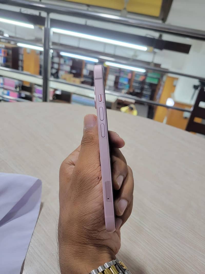 Apple iPhone 15 2