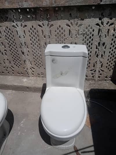 English washroom seats