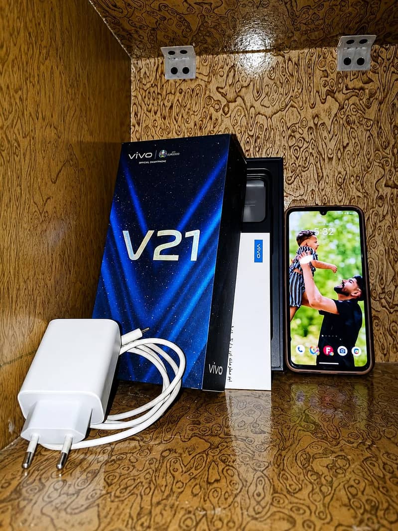 Vivo V21 0