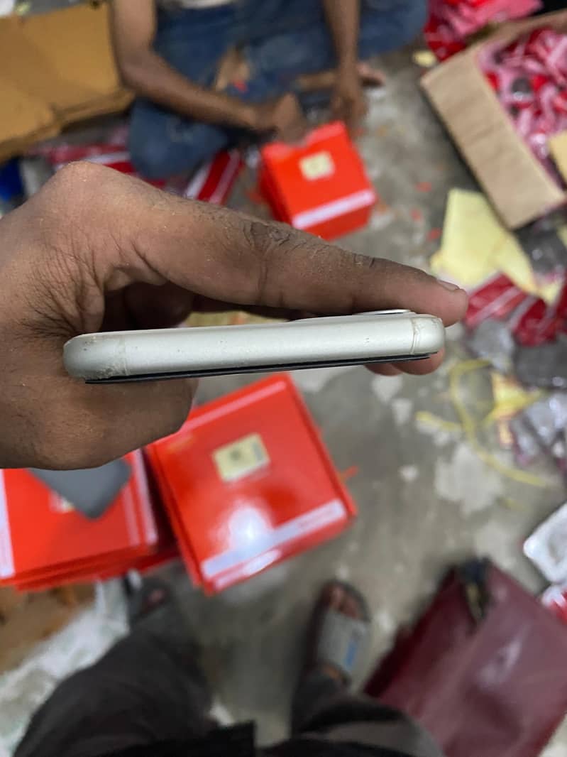 Apple iPhone 11 5