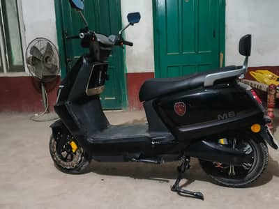 Electric bike Metro Black color