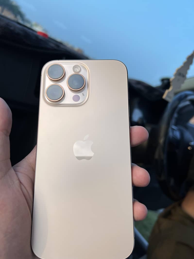 Apple iPhone 16 Pro Max 2