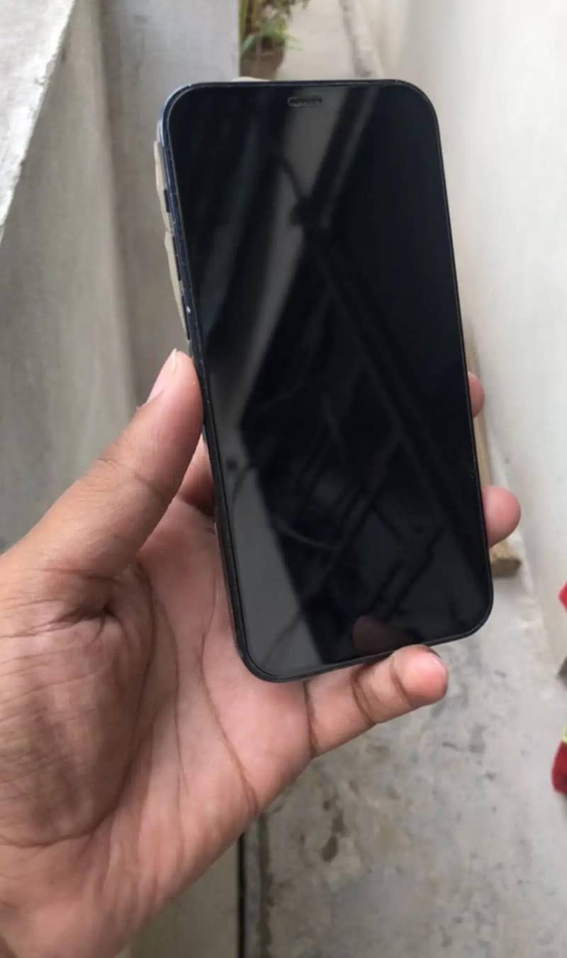 Apple iPhone 12 3