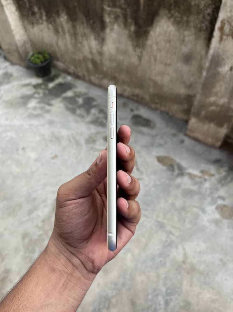 Apple iPhone 11 2