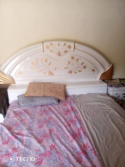 King Size Bed with 2 toles DKo Polish