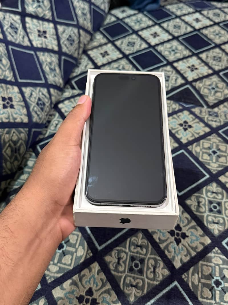 Apple iPhone 15 Pro Max 2