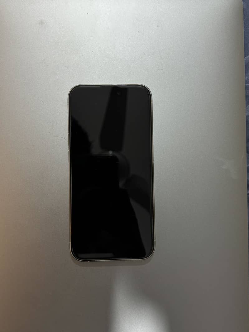 Apple iPhone 15 Pro 4