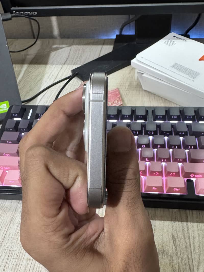Apple iPhone 15 Pro 6