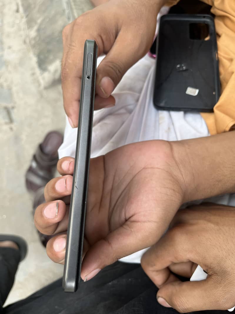 Nokia C32 0