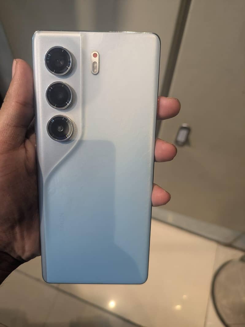 Tecno CAMON 40 Pro 3