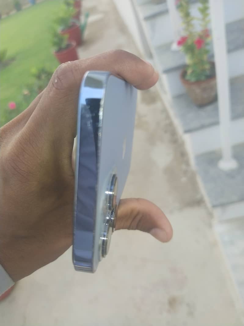 Apple iPhone 13 Pro Max 1