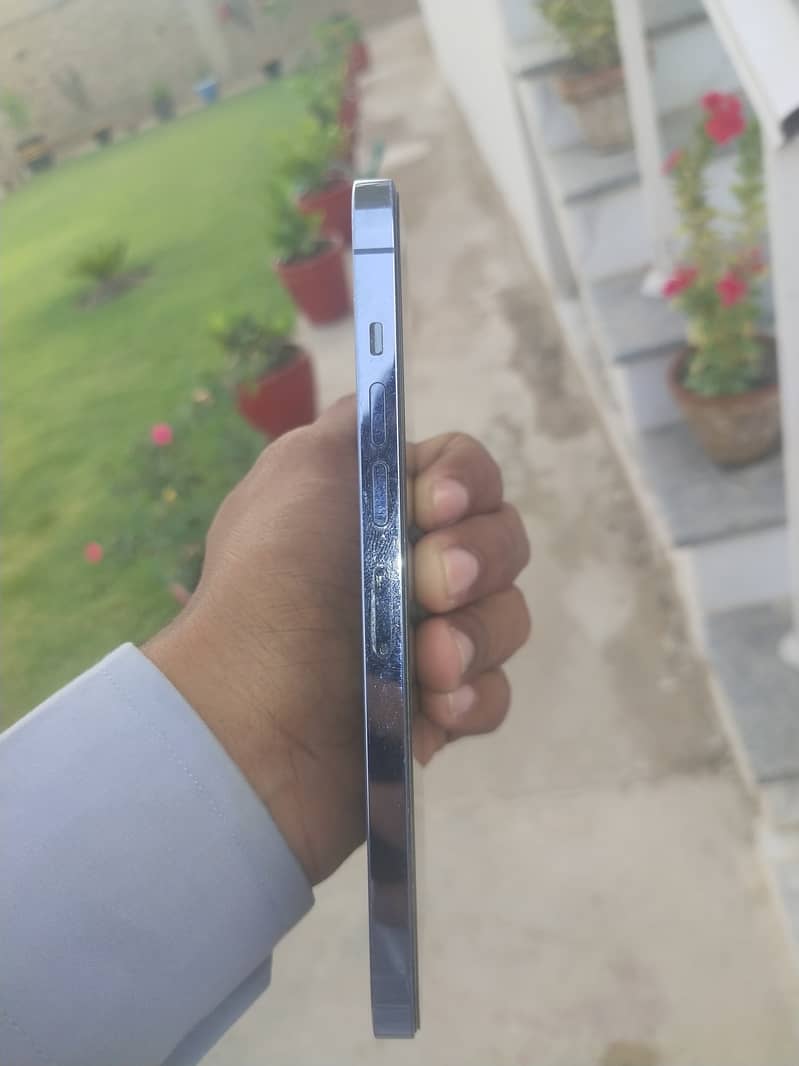 Apple iPhone 13 Pro Max 3