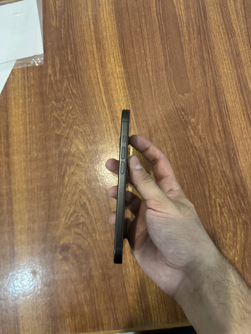 Apple iPhone 15 5