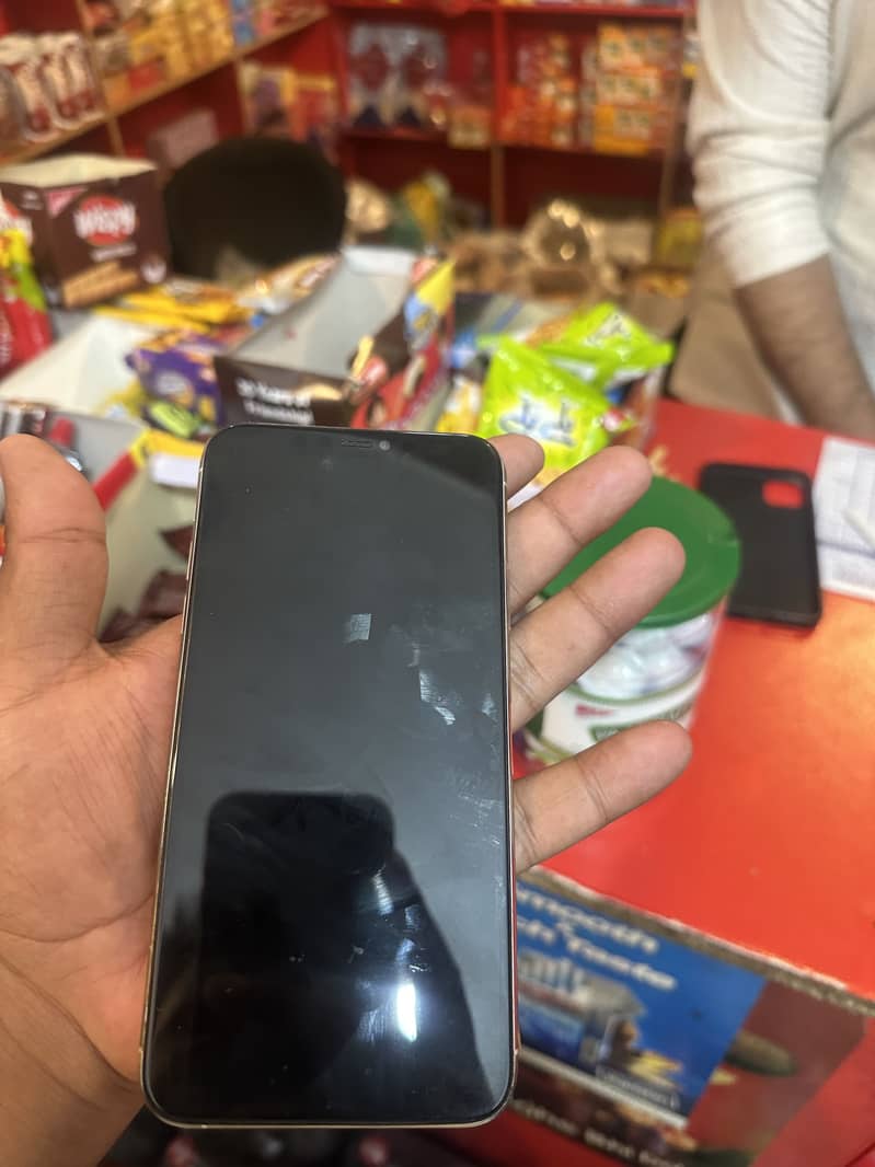 Apple iPhone 11 Pro Max 7