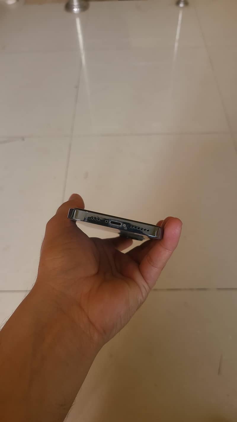 Apple iPhone X 3