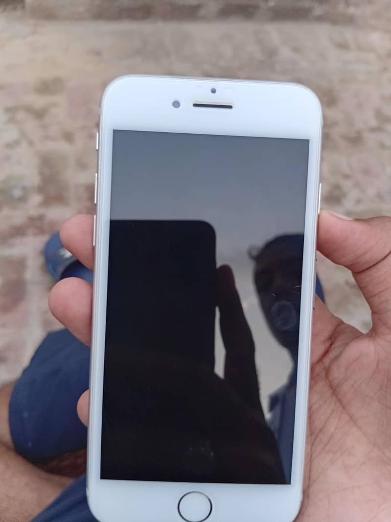 Apple iPhone 7 2