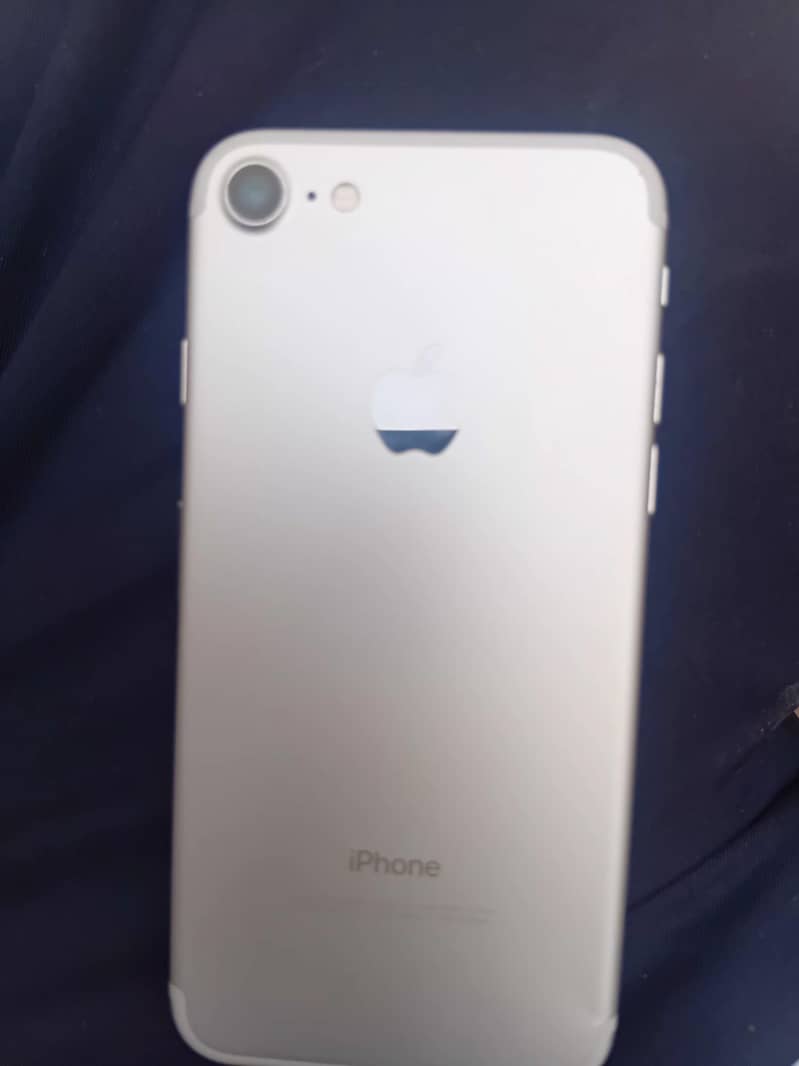 Apple iPhone 7 3