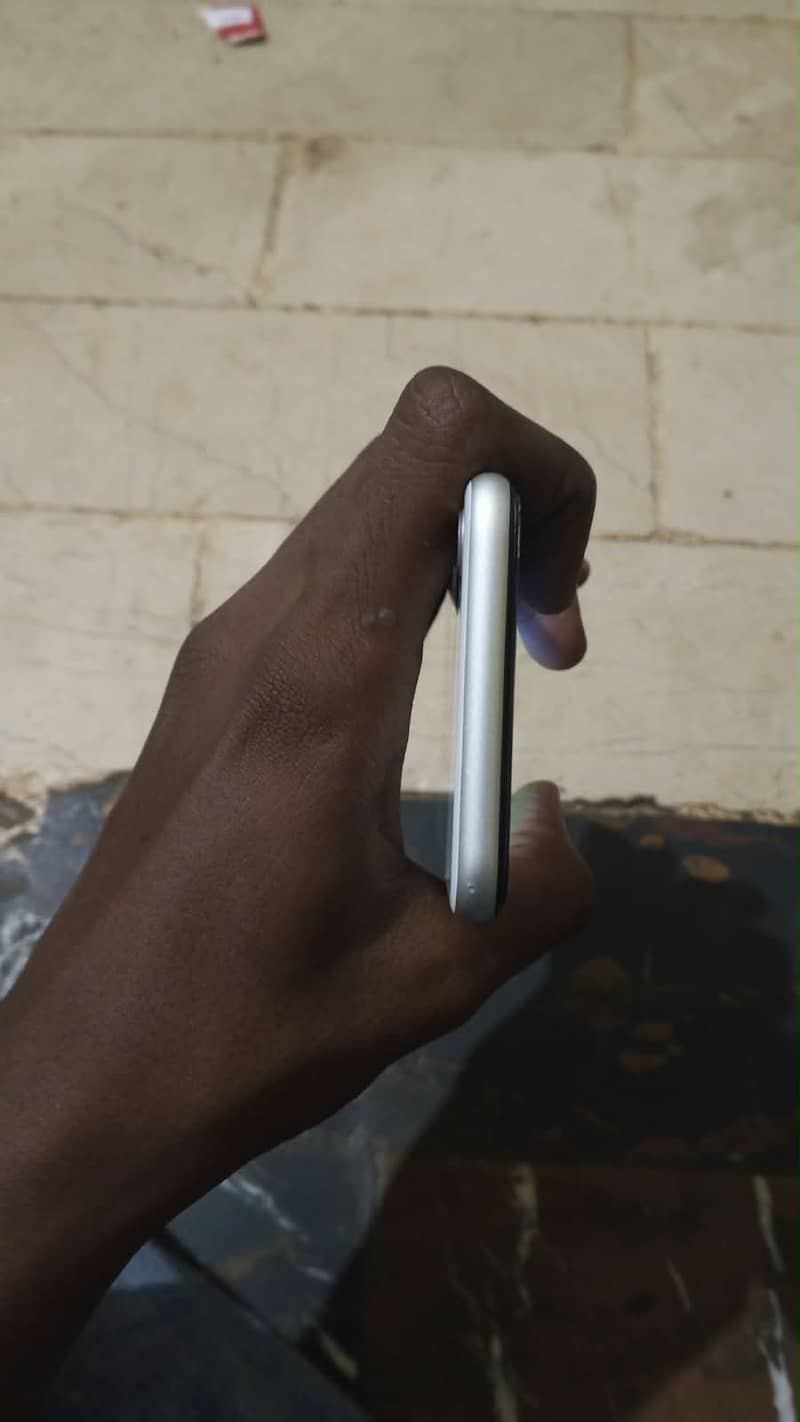 Apple iPhone SE2 1