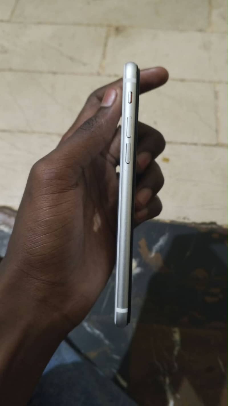 Apple iPhone SE2 4