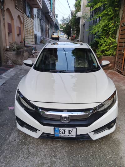Honda Civic 2018 model red metre
