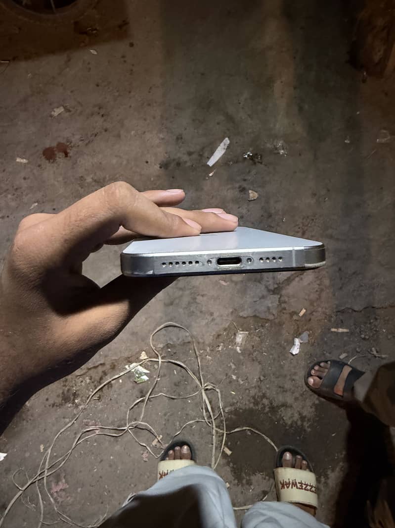 Apple iPhone 15 Pro Max 5