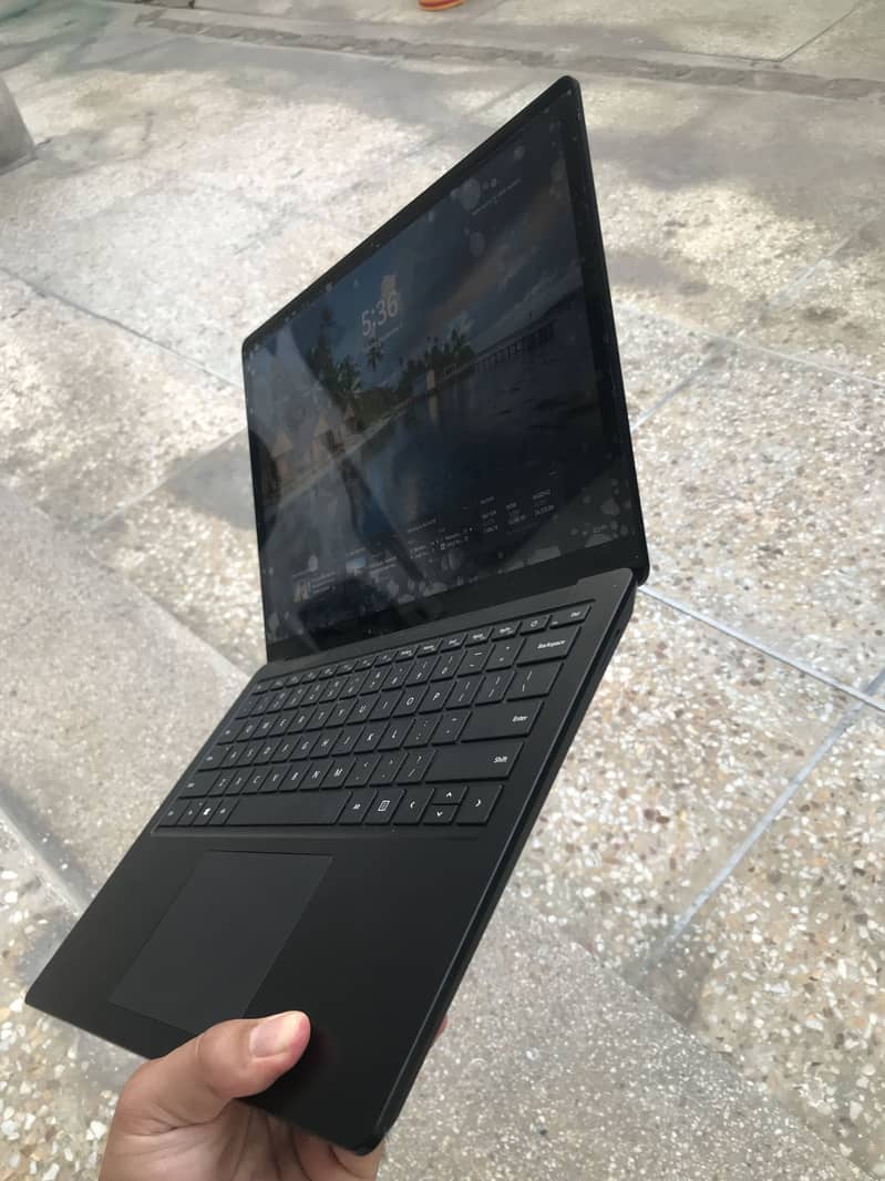 Surface 4 laptop 0
