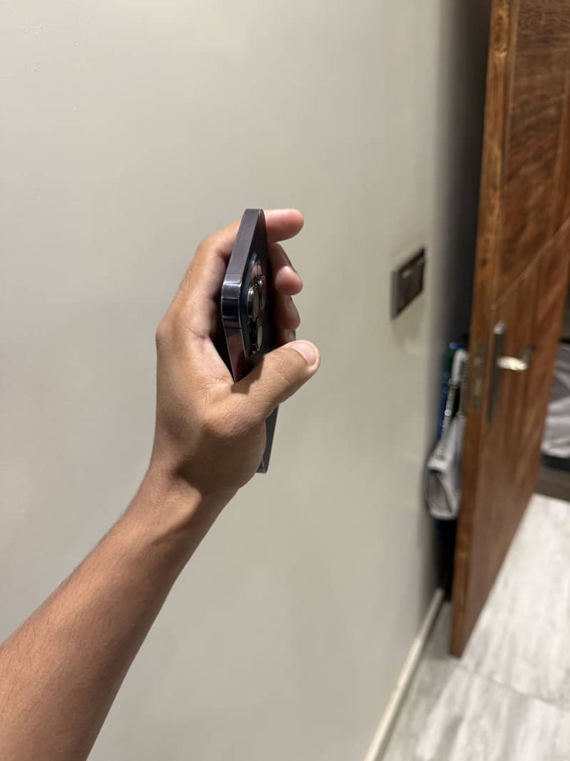 Apple iPhone 14 Pro 4