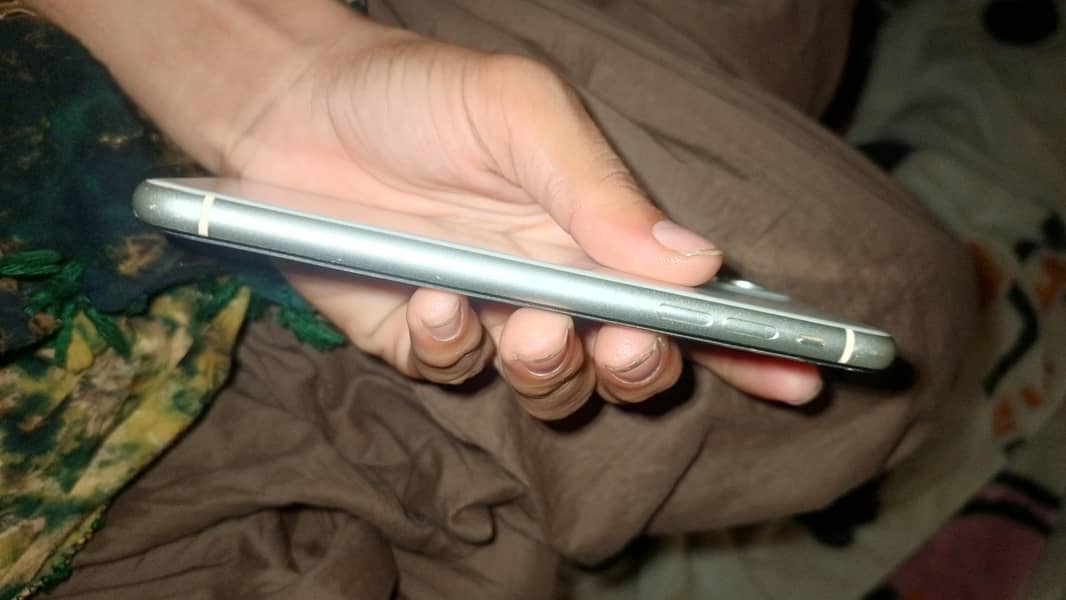 Apple iPhone 11 2