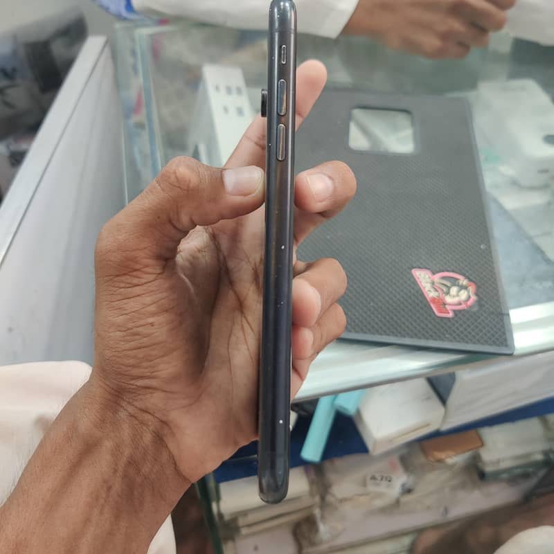 Apple iPhone XR 2