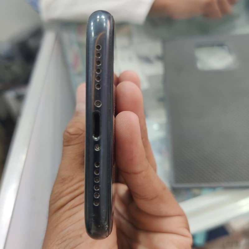 Apple iPhone XR 3