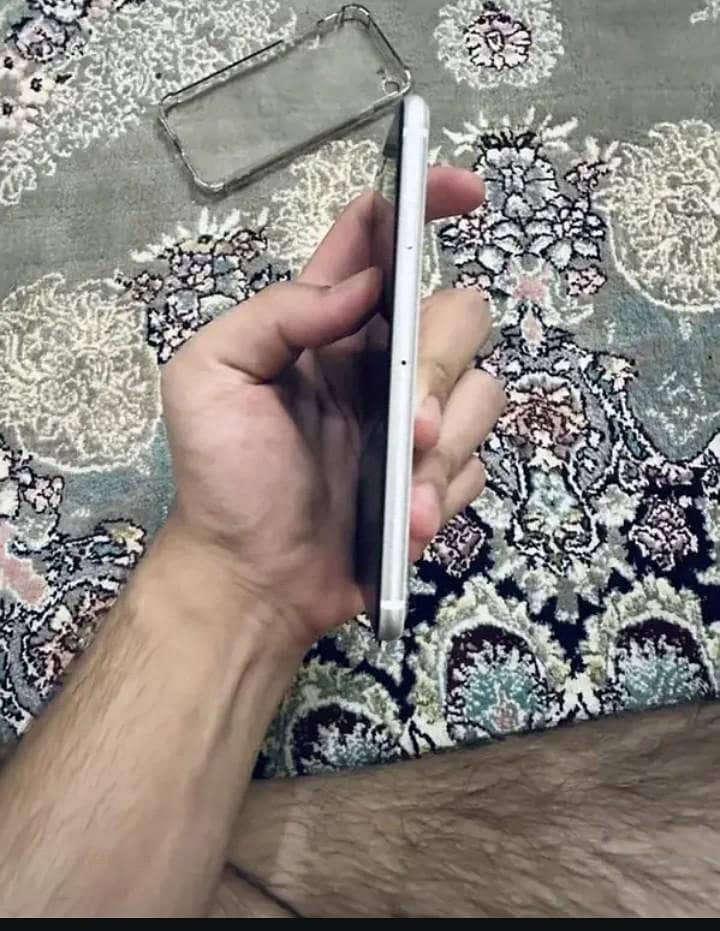 iPhone SE 0