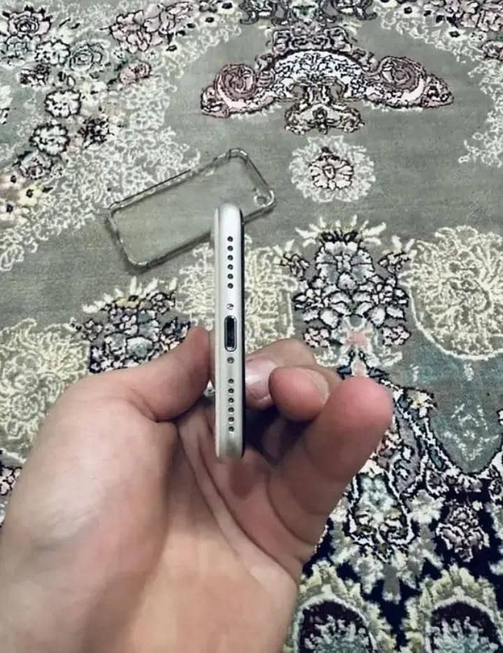 iPhone SE 4