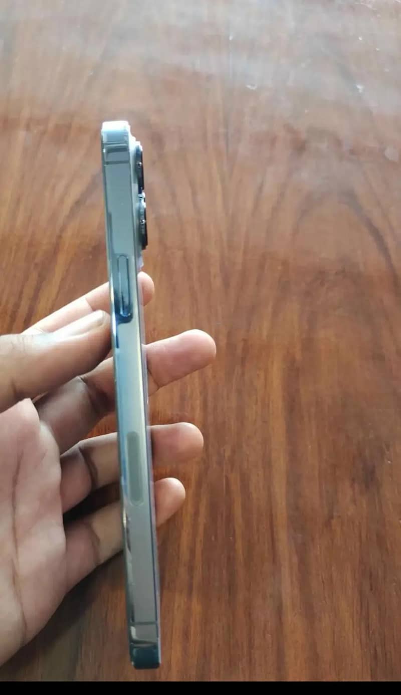 Apple iPhone 13 Pro Max 4