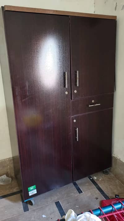 wardrobes, Safe almari