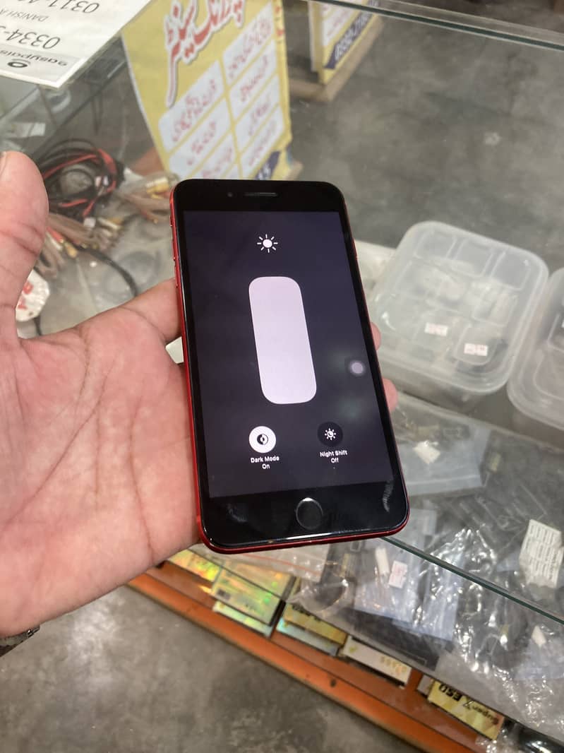 Apple iPhone 8 Plus 1