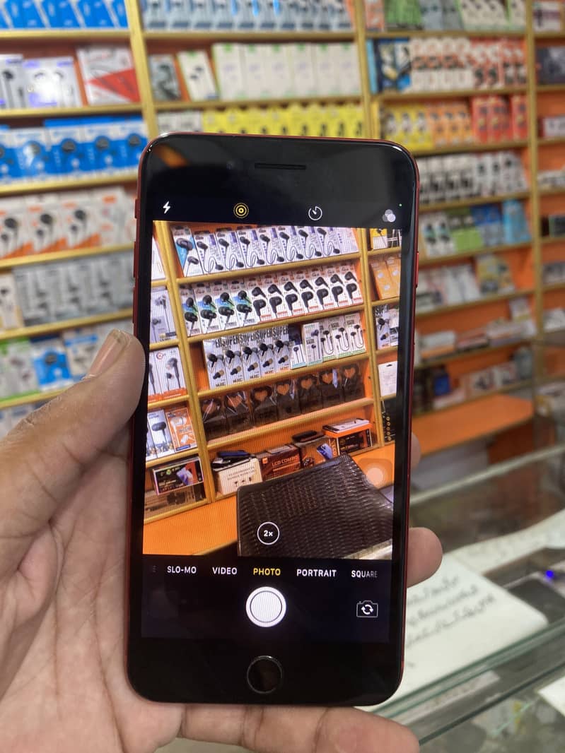 Apple iPhone 8 Plus 3