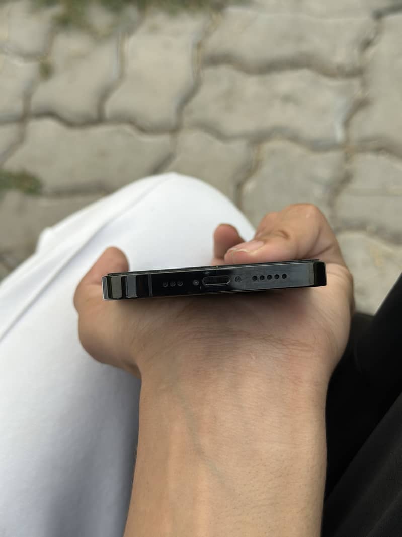 Apple iPhone 14 Pro 4