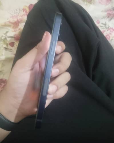 Apple iPhone 12 (selling very urgently)