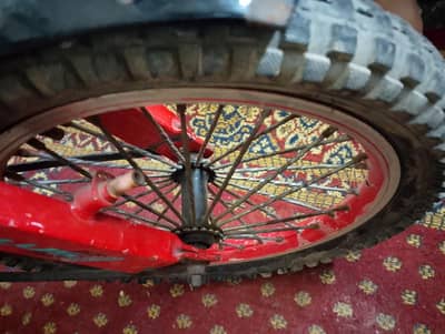 siraf tyres main Hawa dalny wali Hy Baki all ok Hy