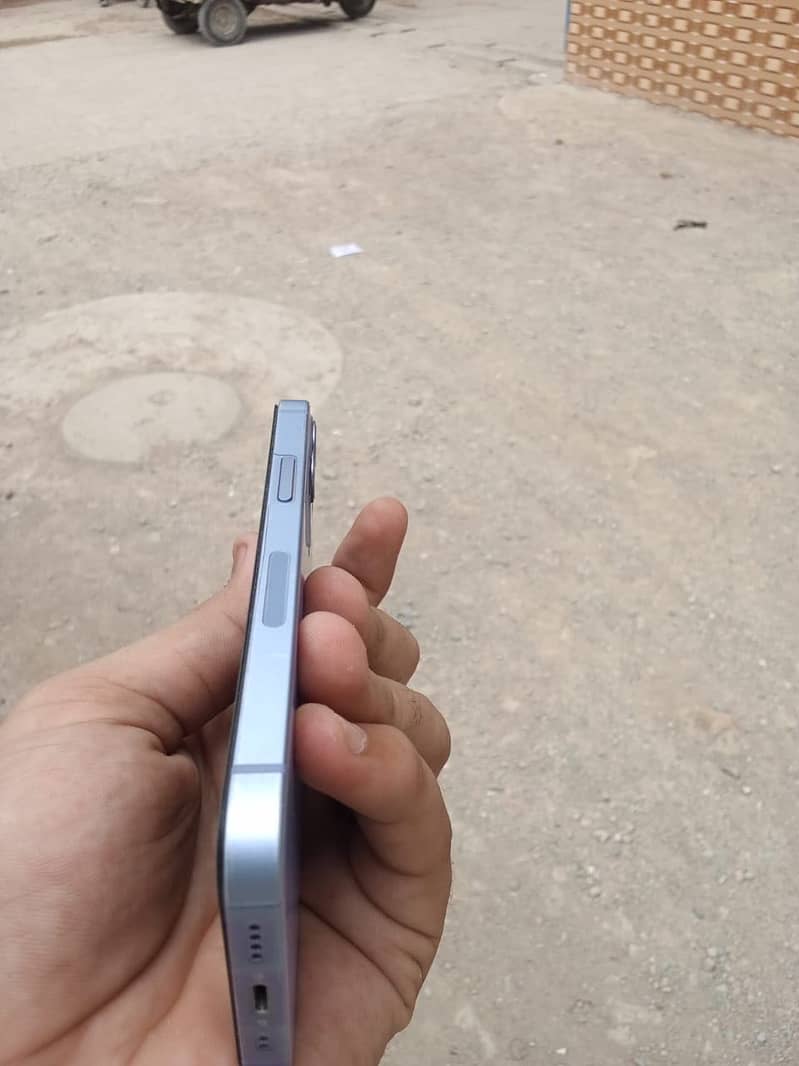 Apple iPhone 12 mini 1