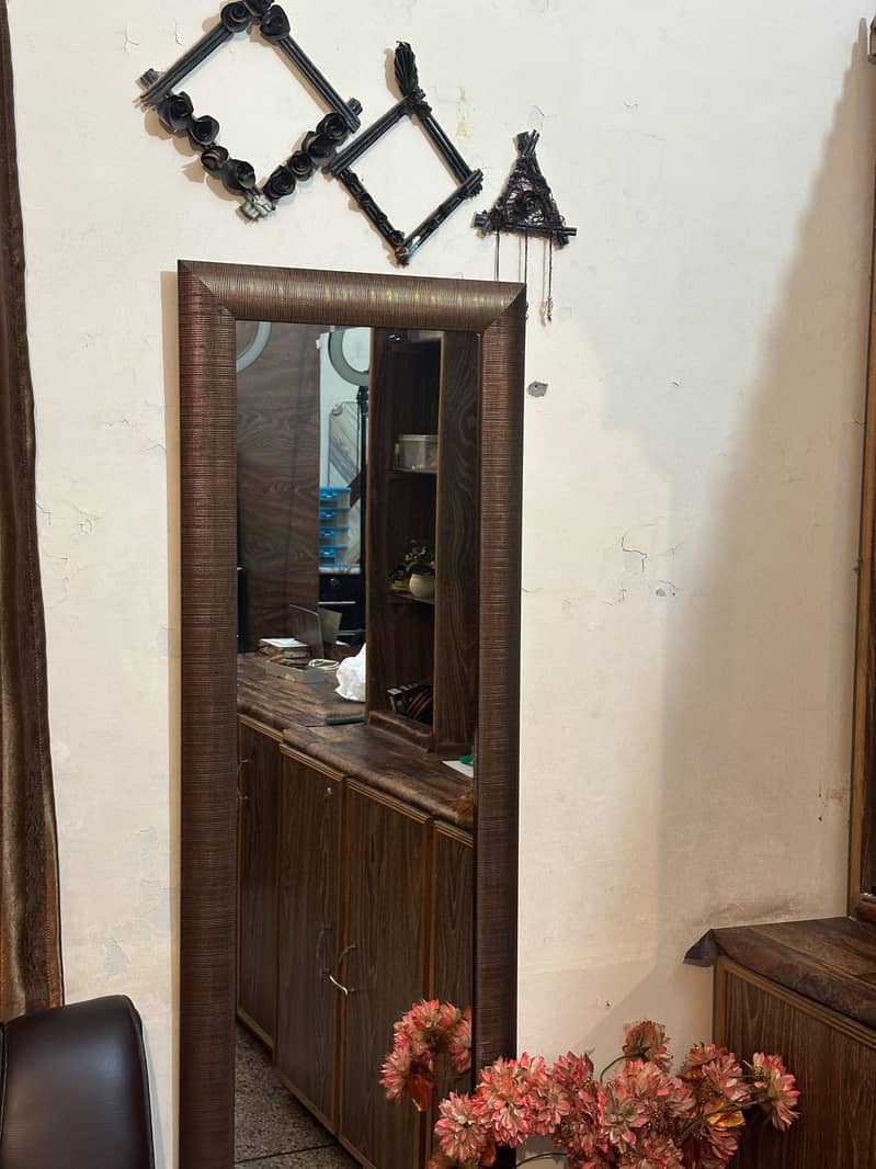 Dressed Mirror 0