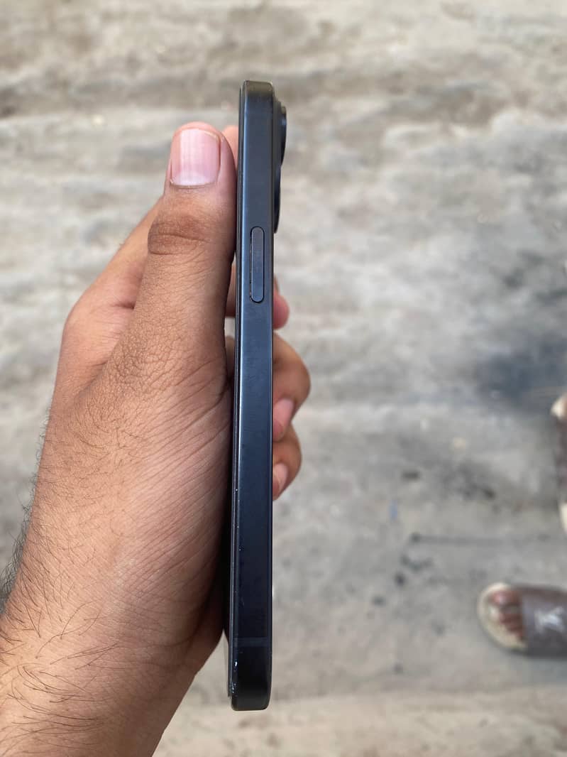 Apple iPhone 15 3
